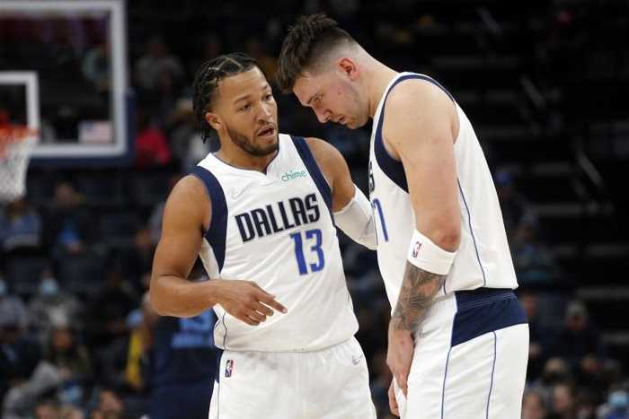 布伦森：东契奇打球毫不费力 曾让我怀疑自己是否属于NBA